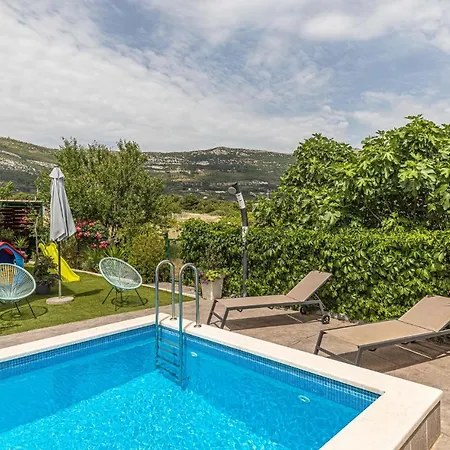 Apartamento Three-bedroom In Kaštel Novi